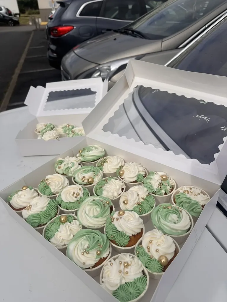 24 cupcakes